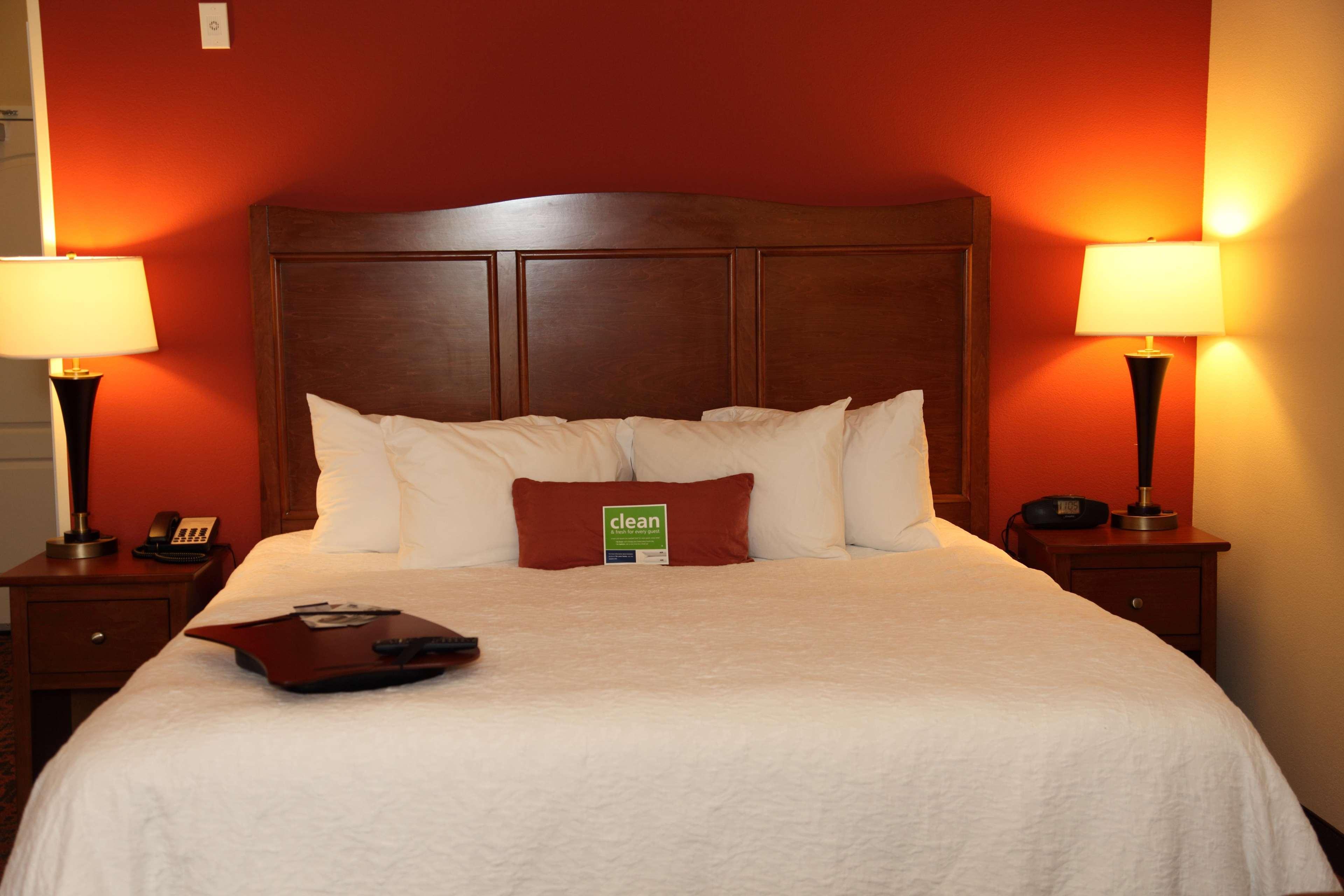 Hampton Inn & Suites Bastrop Room photo