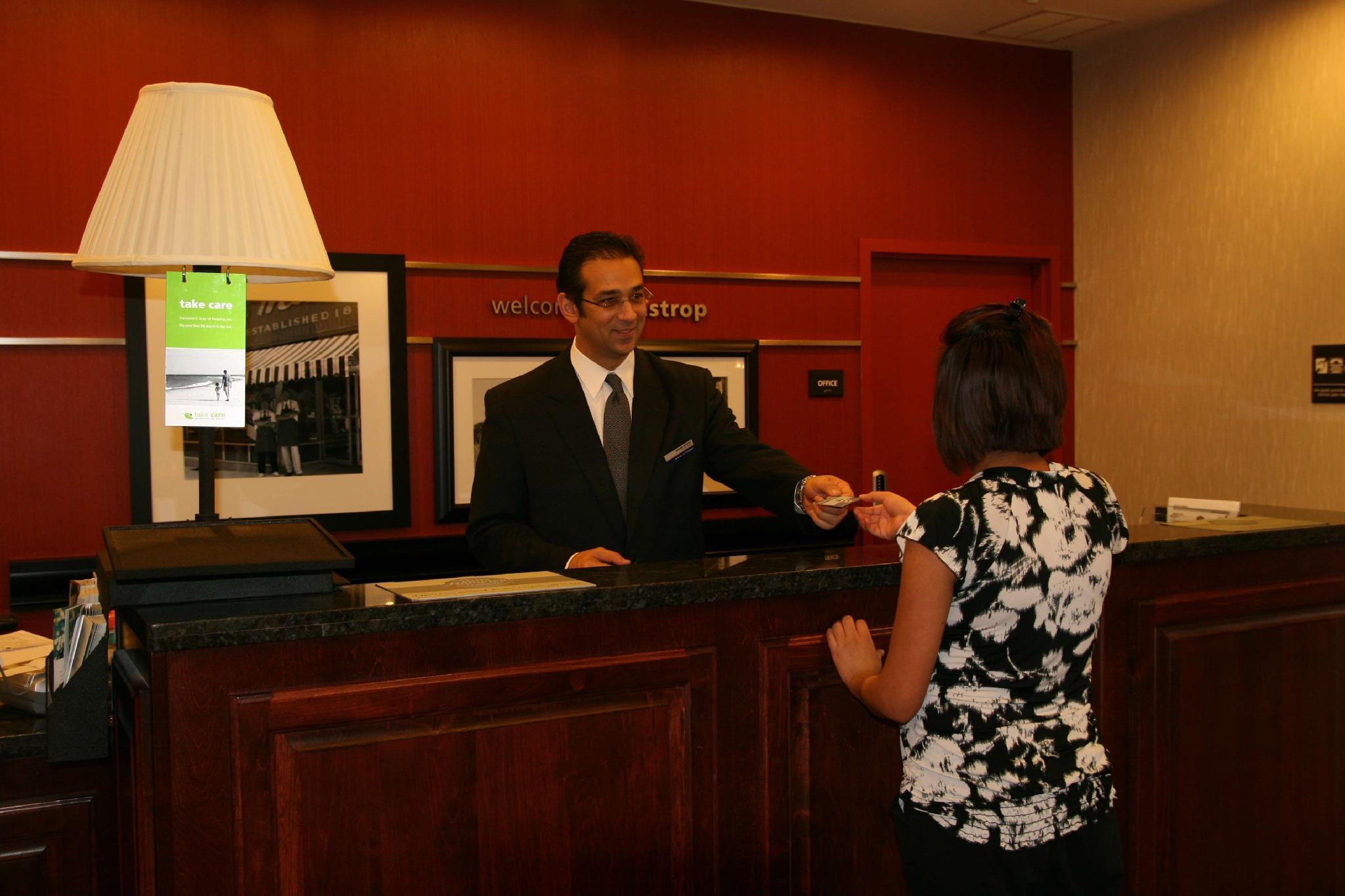 Hampton Inn & Suites Bastrop Interior photo