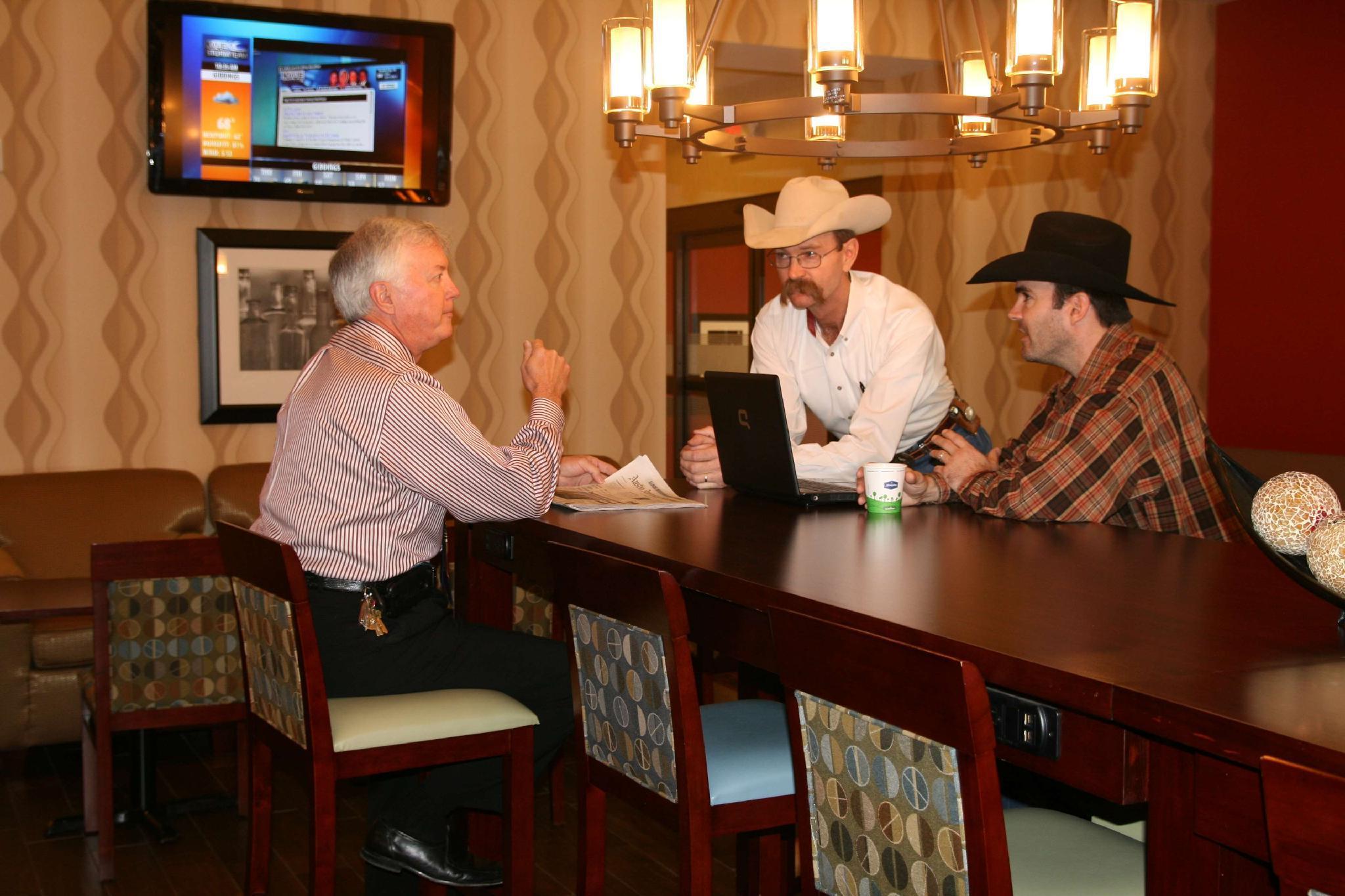 Hampton Inn & Suites Bastrop Restaurant photo
