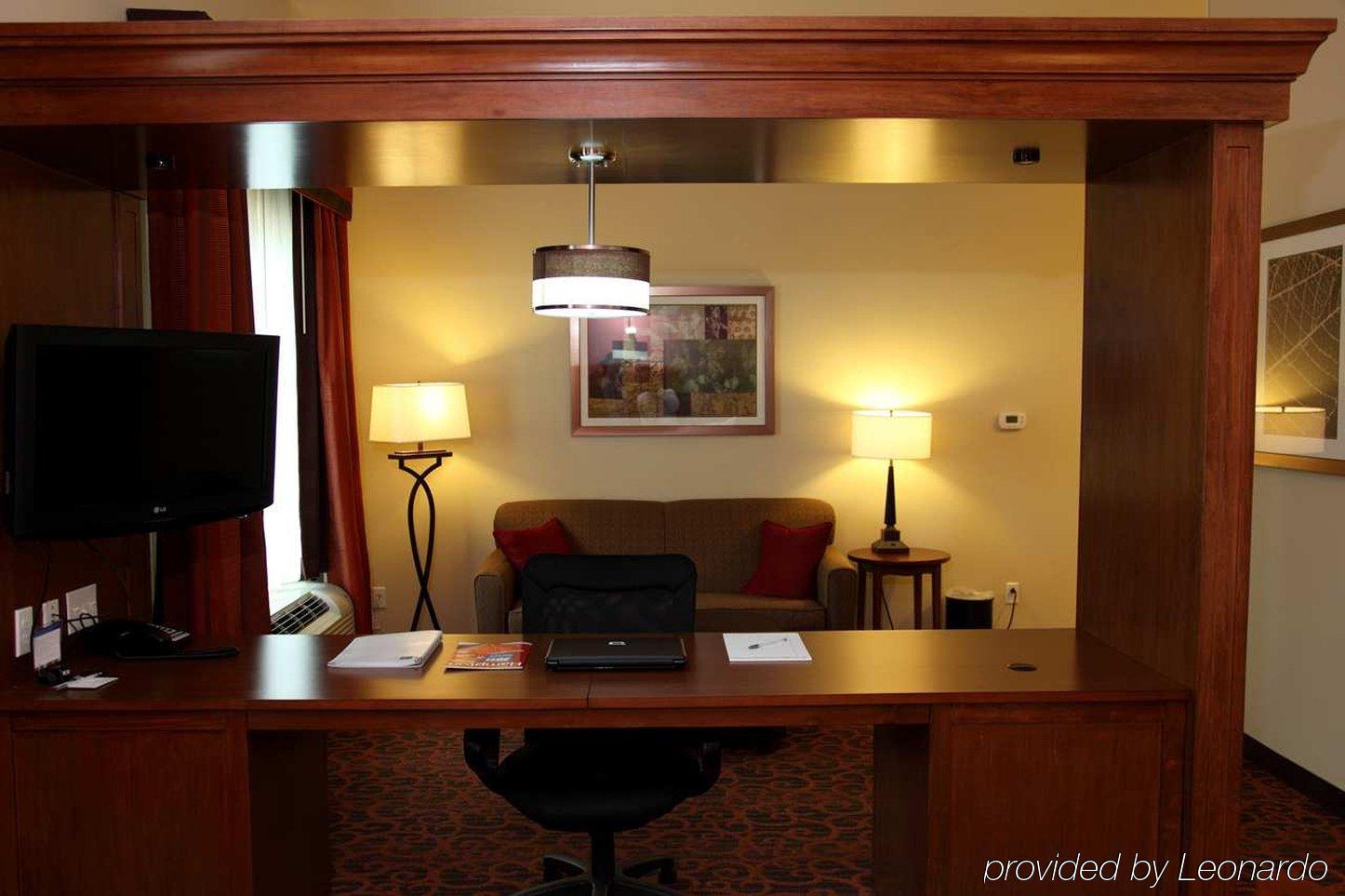 Hampton Inn & Suites Bastrop Room photo