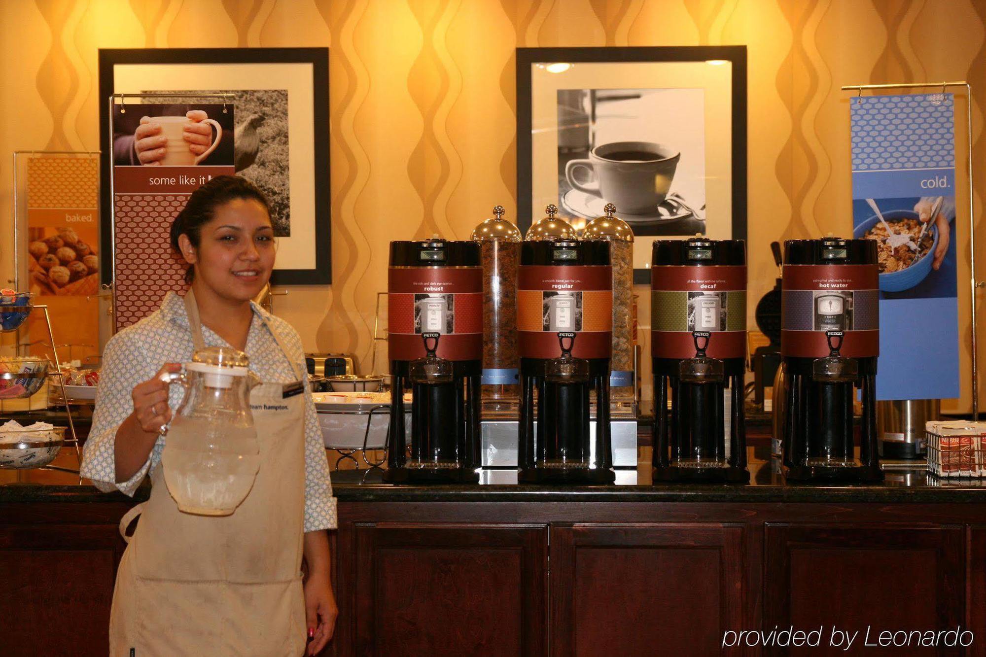 Hampton Inn & Suites Bastrop Restaurant photo